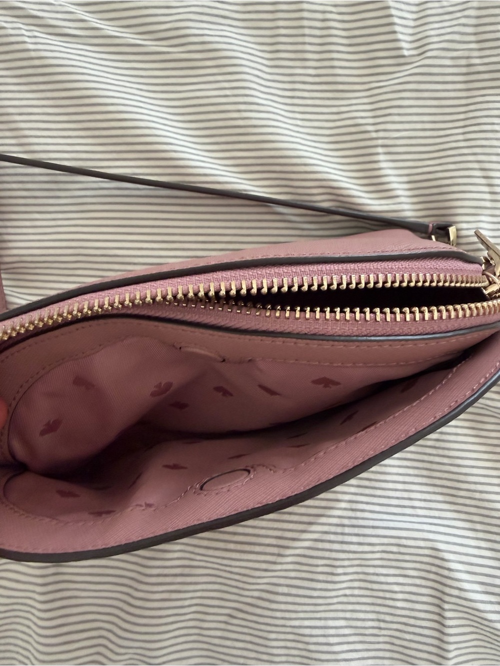 Kate spade cross body purse - Picture 4 of 4
